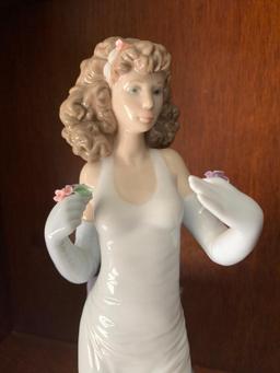 Lladro "Anticipation" with Original Box. This is 12" Tall