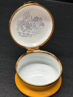 Crummles & Co Handpainted Enamel Porcelain Trinket Box w/Field Mouse Design. Made in England