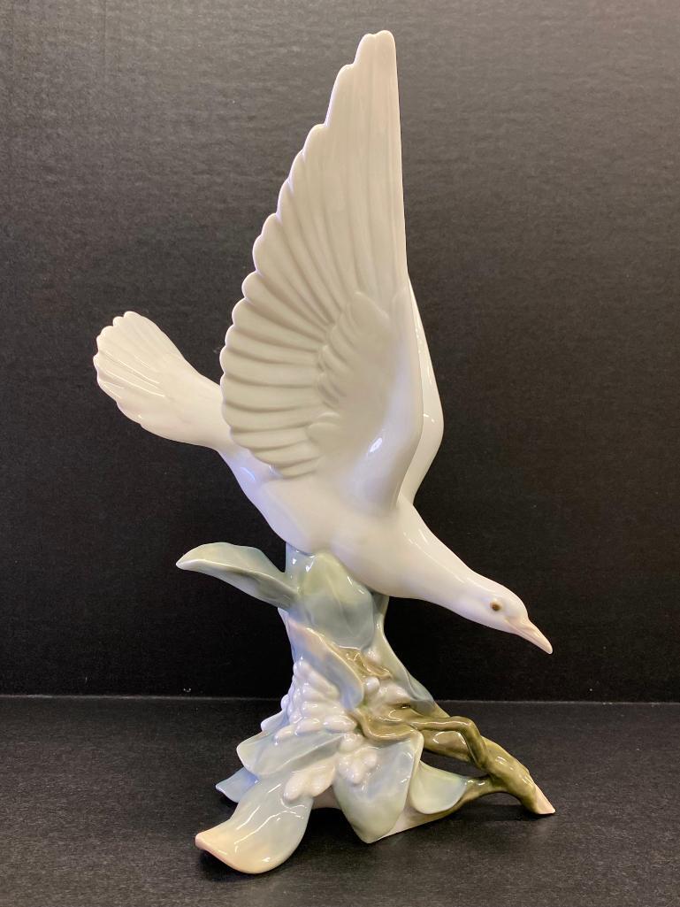 Lladro "Turtle Dove" #4550. This is 11.5" Tall - As Pictured
