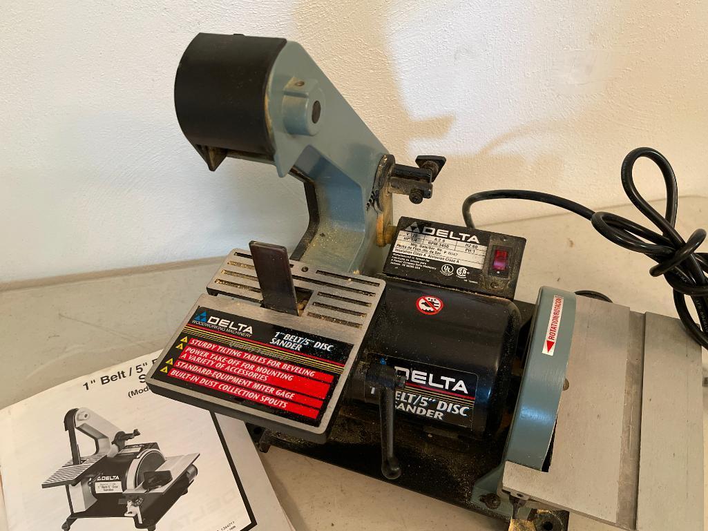 Delta 1" Belt/5" Disc Sander Model #31-080. This is in Working Condition - As Pictured