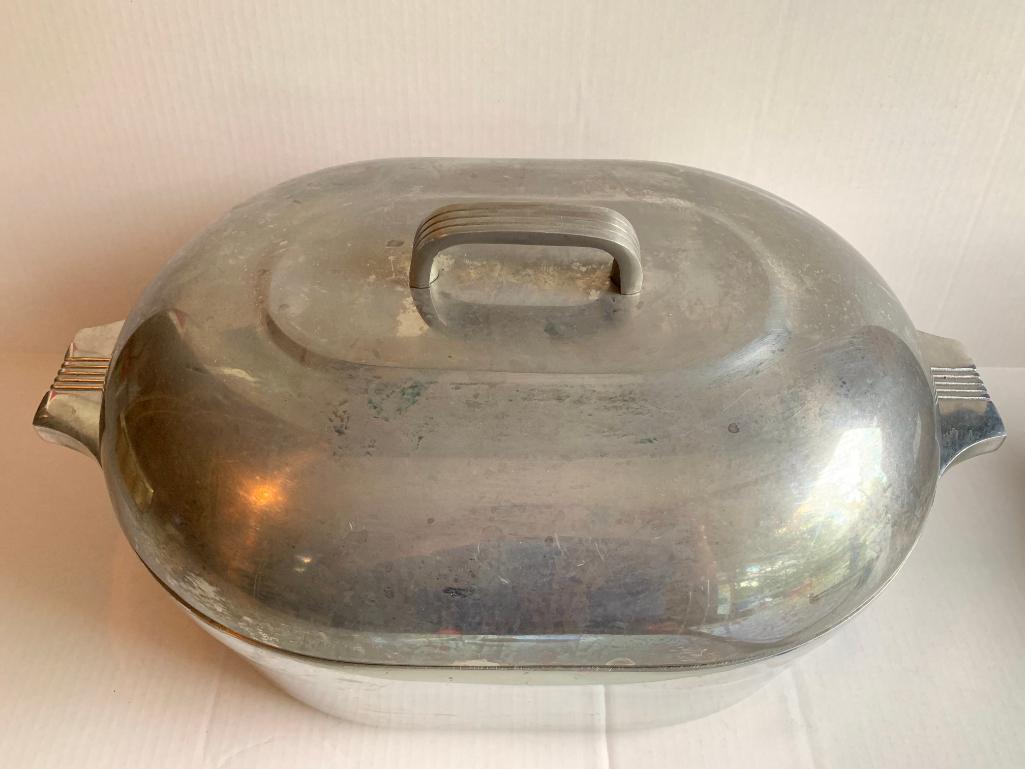 Vintage Wagner Magnalite Aluminum Dutch Oven/Roaster. This is 19" x 18" - As Pictured