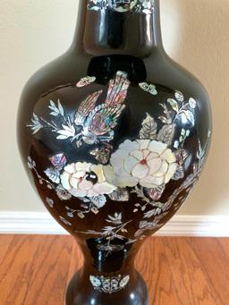 24" Oriental Style Vase. This Matches the Coffee Table w/Mother of Pearl & Abalone Inlay