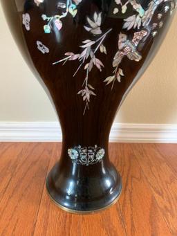 24" Oriental Style Vase. This Matches the Coffee Table w/Mother of Pearl & Abalone Inlay