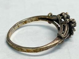 Ladies Sterling Silver Ring. WT = 1.9 grams