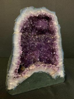 Beautiful Large Amethyst Crystal Geode. This is 10" x 8"