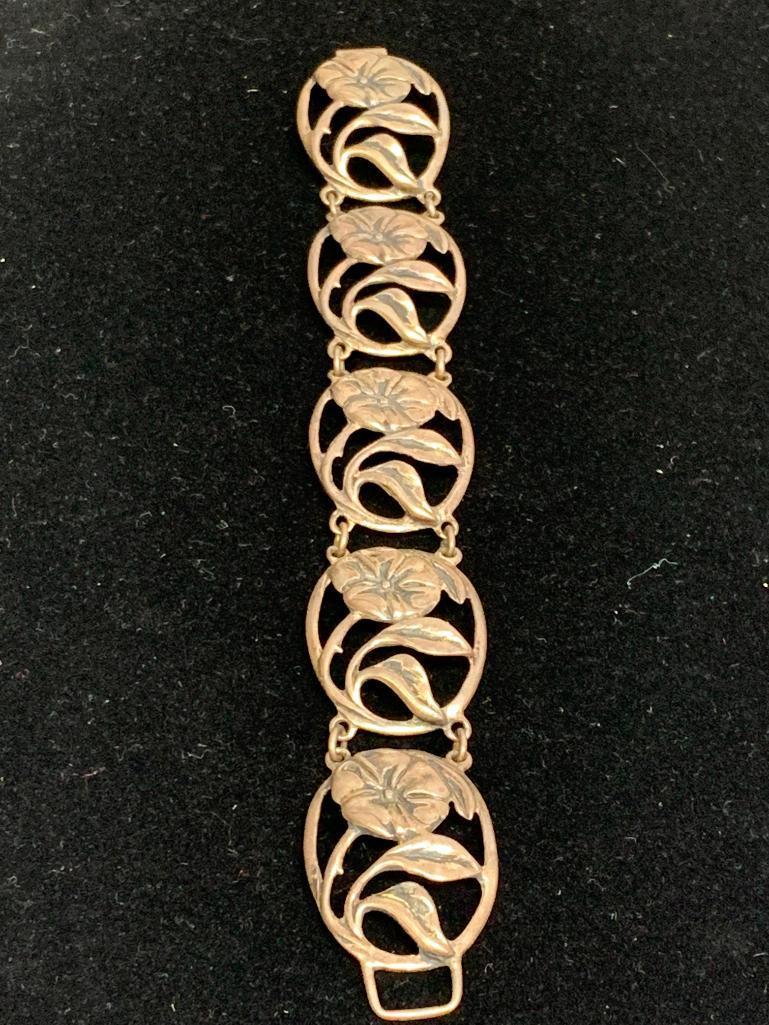 7" Floral Sterling Silver Bracelet. Weight 35.1g