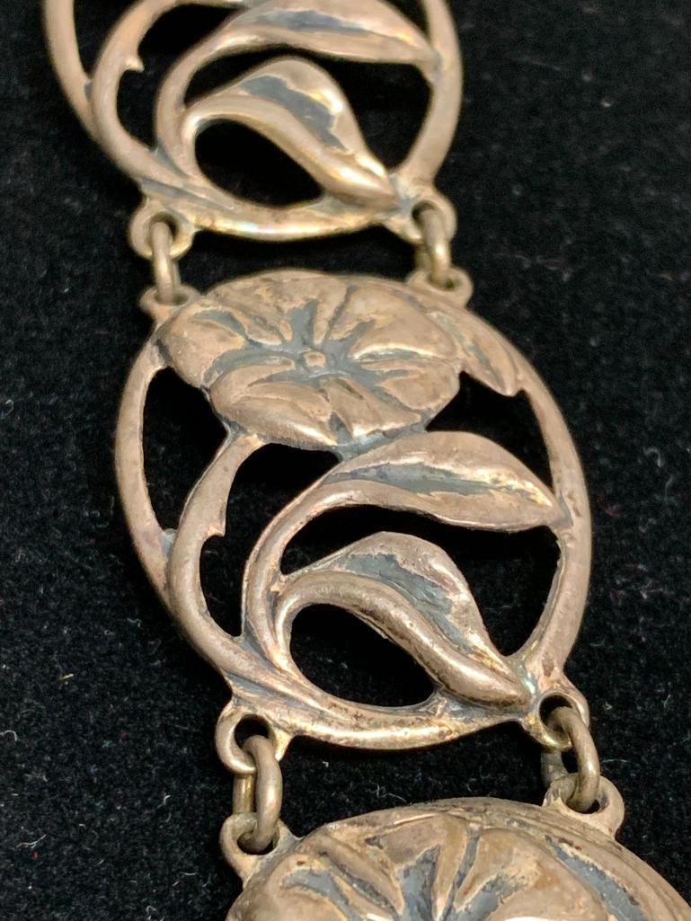 7" Floral Sterling Silver Bracelet. Weight 35.1g