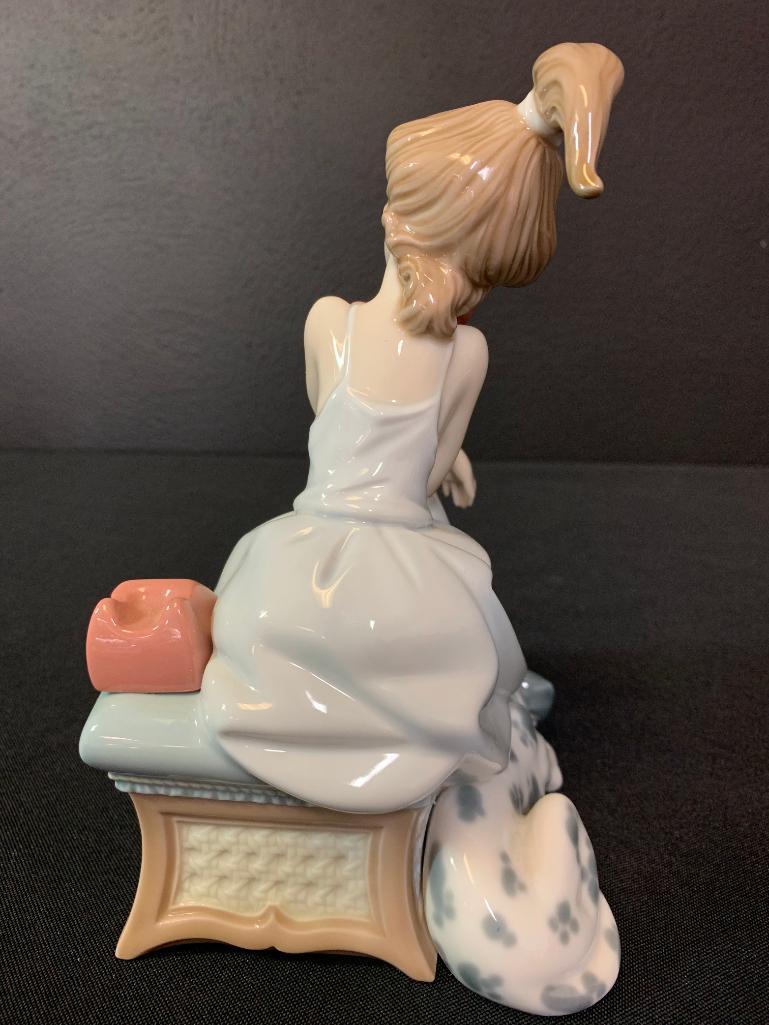 Lladro "Chit Chat" Porcelain Figurine. This is 7.5" Tall
