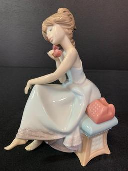 Lladro "Chit Chat" Porcelain Figurine. This is 7.5" Tall