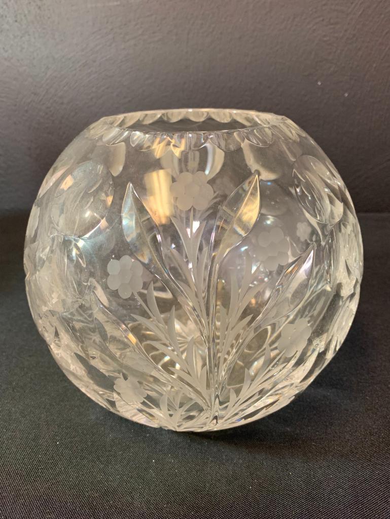 7" T x 7" in Diameter Etched Crystal Vase