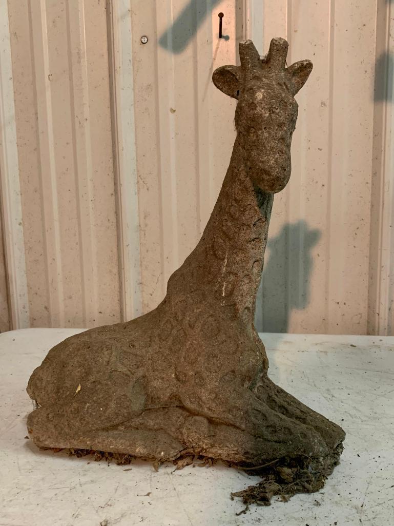 15" Concrete Giraffe