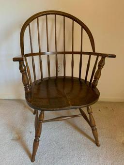 37" Windsor Style Chair w/Arms