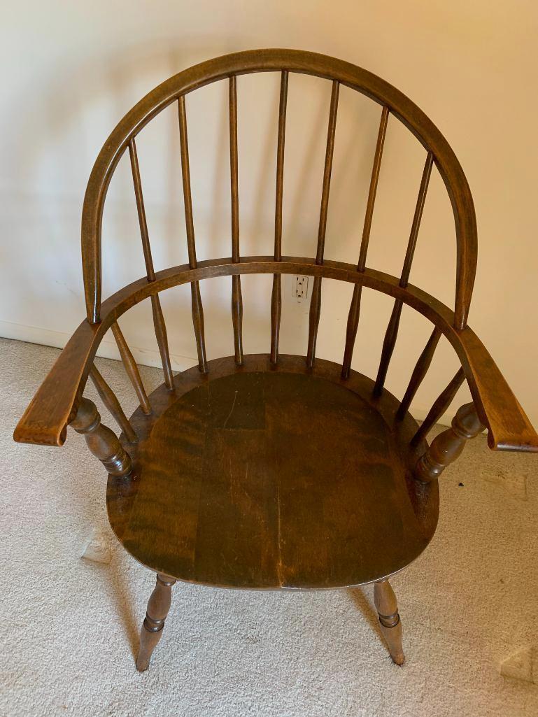 37" Windsor Style Chair w/Arms