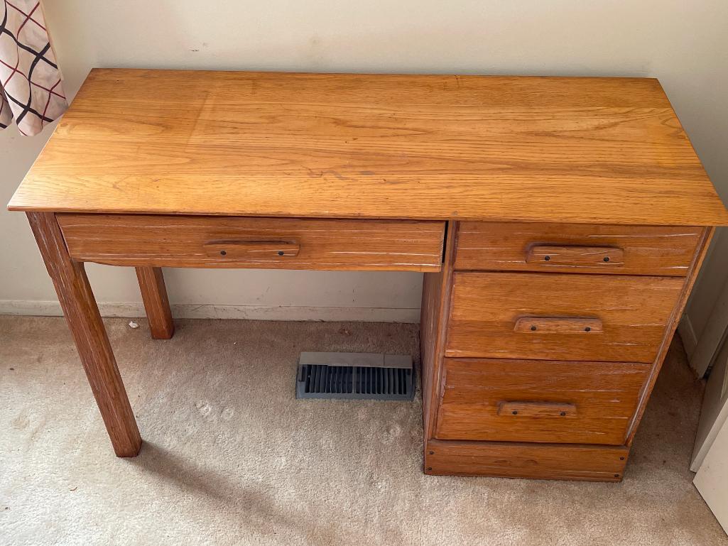 Vintage Ranch Oak Desk w/4 Drawers. This is 28" T x 44" W x 18" D