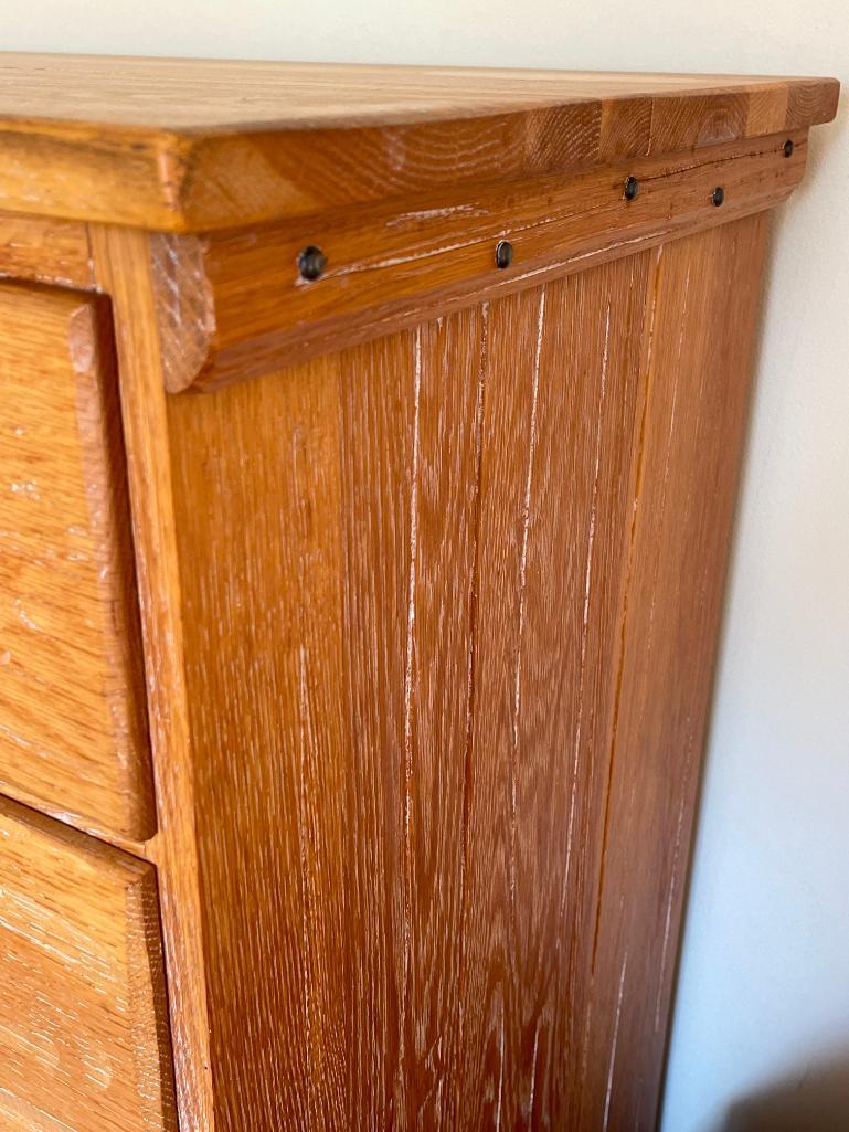 Vintage Ranch Oak 4 Drawer Dresser w/Horseshoe Pull Accents. This is 44.5" T x 35" W x 19" D