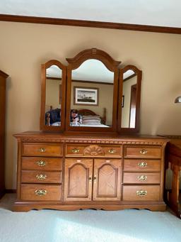 9 Drawer, Oak Dresser w/Mirror. This is 33" T x 70" W x 19" D