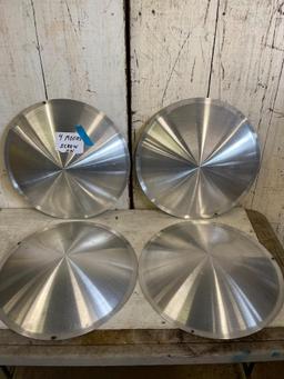 Set of 4 Moon Screw on Hubcaps