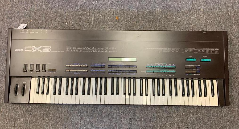 Yamaha DX5 Keyboard Serial #1980 w/Cables