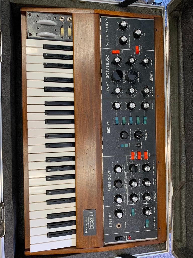 Moog Minimoog Model D Synthesizer w/Case