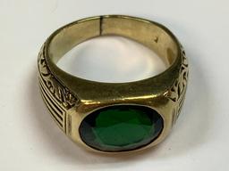 14k Gold Green Stone Ring