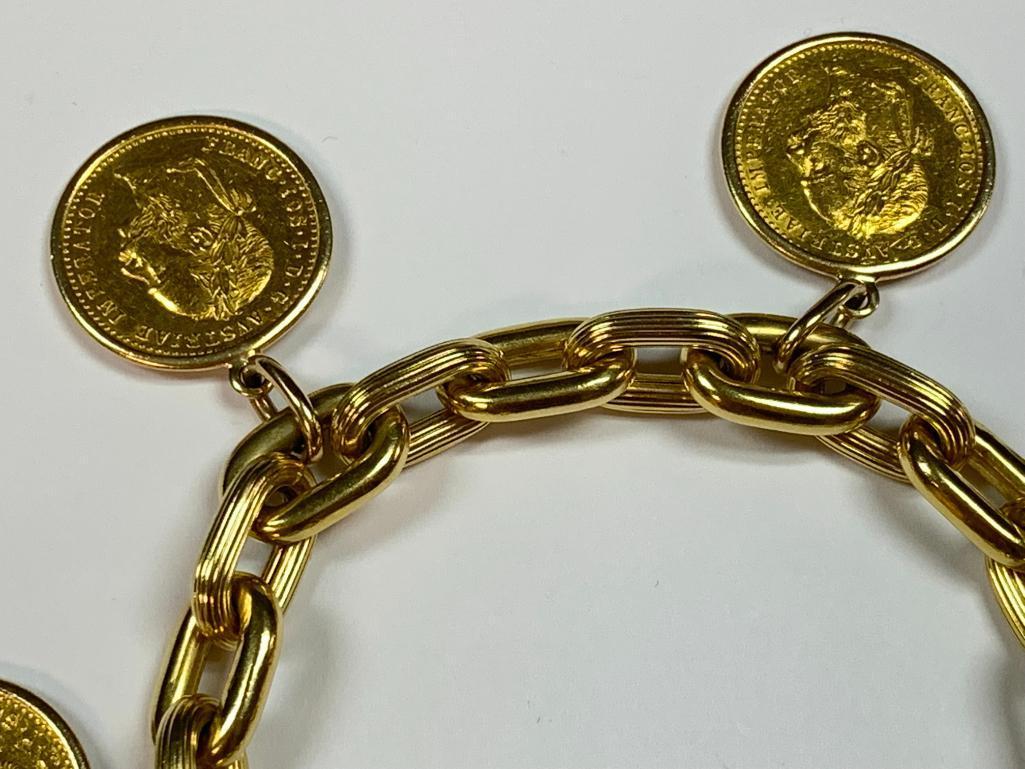 Ladies 18k Yellow Gold Charm Bracelet