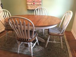 Dining Room Table w/Leaf and 4 Chairs