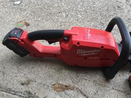 Milwaukee 18V Hedge Trimmer w/Battery Charger