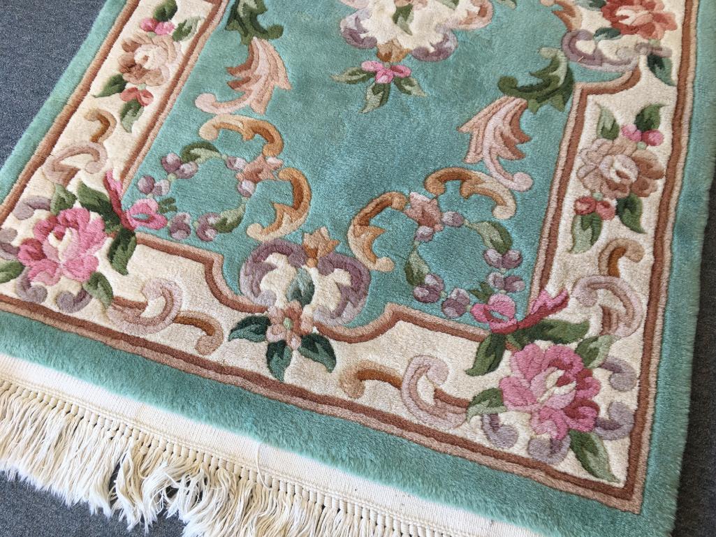 Floral Wool Oriental Area Rug