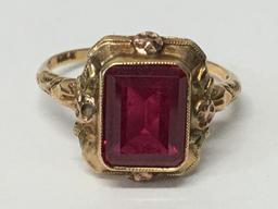 10K Gold Red Stone Ring Weight 1.5 dwt.