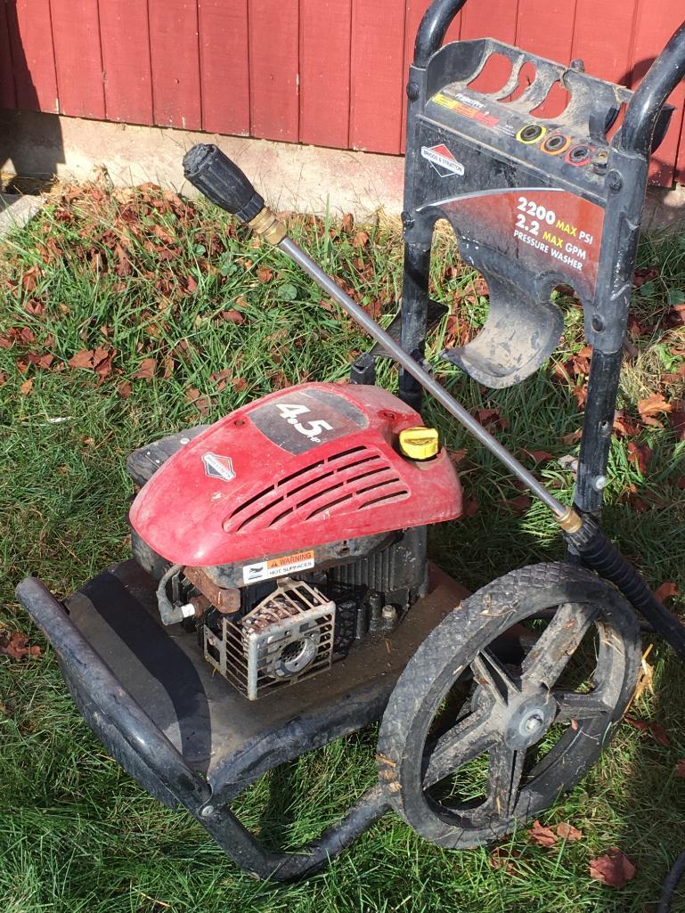 Briggs and Stratton 4.5 HP, 2200 Max PSI Pressure Washer