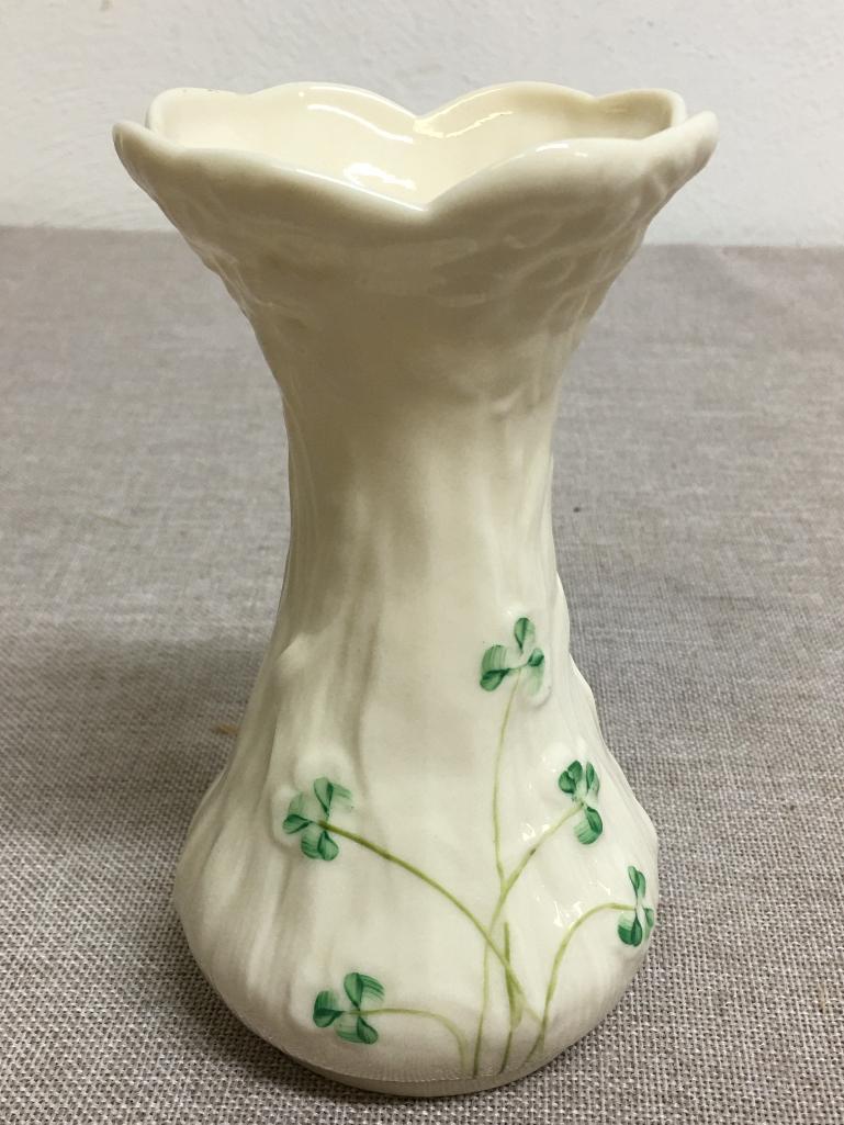 Vintage 1980's Irish Belleek Porcelain Shamrock Daisy Spill Vase