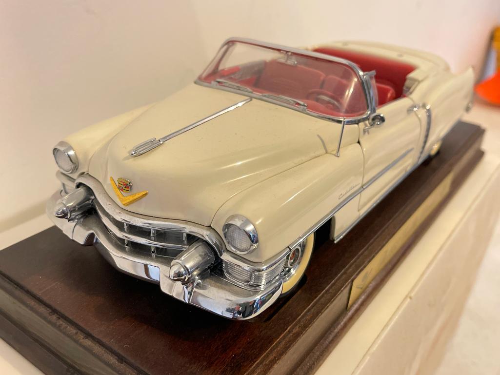 Danbury Mint 1953 Cadillac Eldorado with Stand and Box