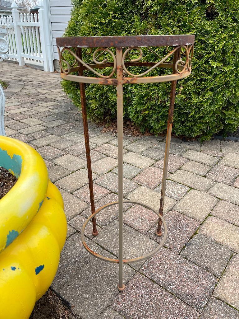 Group of Outdoor Pieces