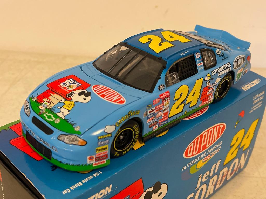 Jeff Gordon #24 2000 Monte Carlo Peanuts with Box