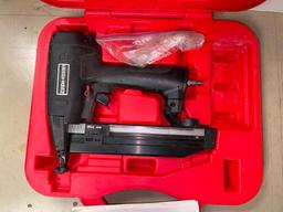 Craftsman Combination Finish Nailer/Stapler Model #351.181760 w/Case