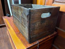 Vintage Carling's Brewery Wooden Crate - Cleveland Ohio