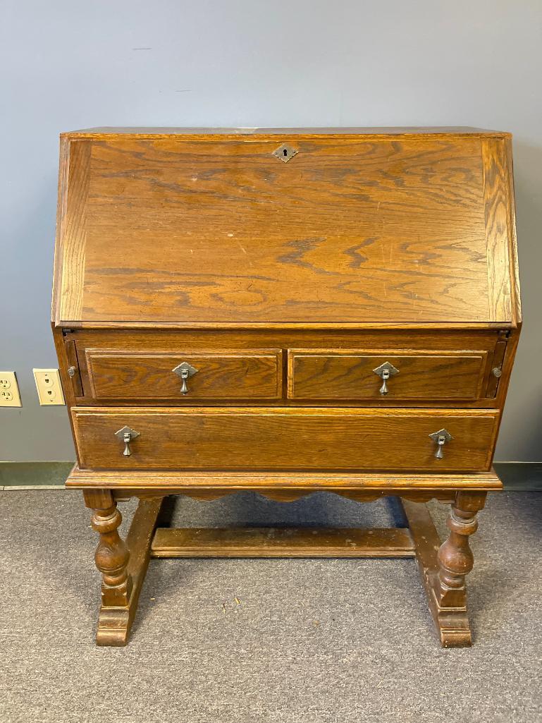 Vintage Ethan Allen Wooden Drop Down Top Desk.