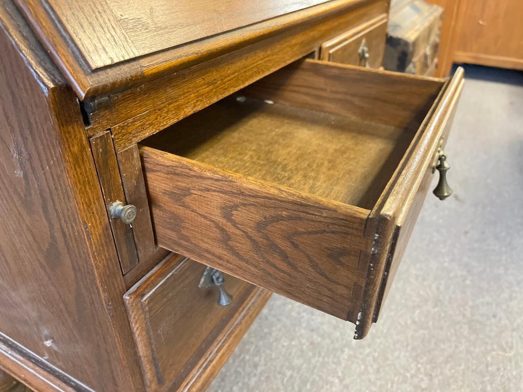 Vintage Ethan Allen Wooden Drop Down Top Desk.