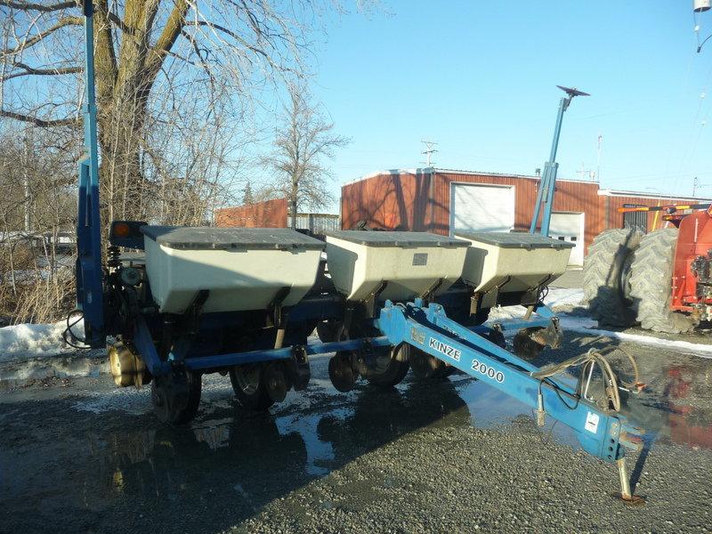 Kinze 2000 Planter