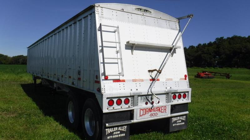 1997 Cornhusker 800 Trailer