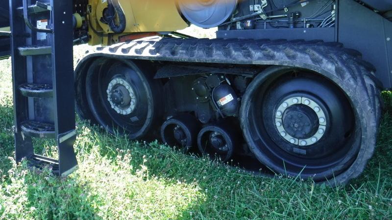 2005 CAT Lexion 585R Combine