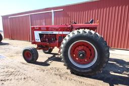 International 1466 Turbo Tractor