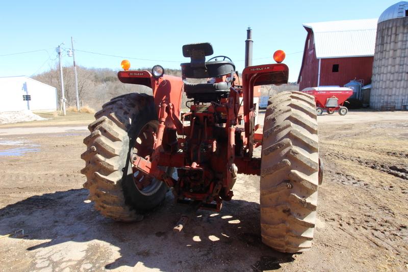 International 1066 Turbo Tractor