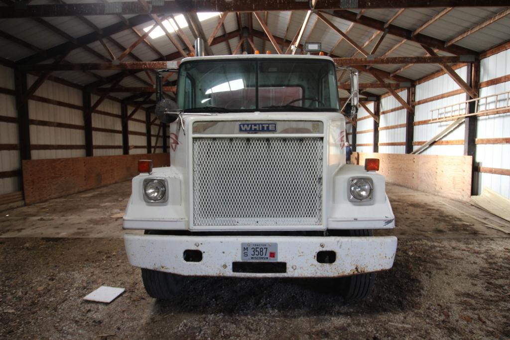 1987 White/Volvo Grain Truck