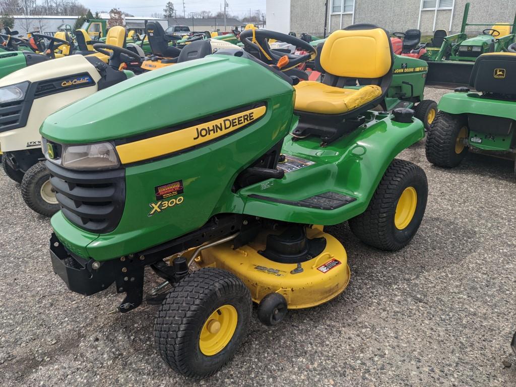 2009 JOHN DEERE X300