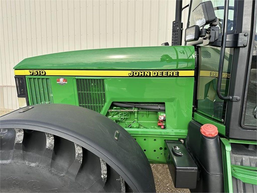 2002 JOHN DEERE 7510