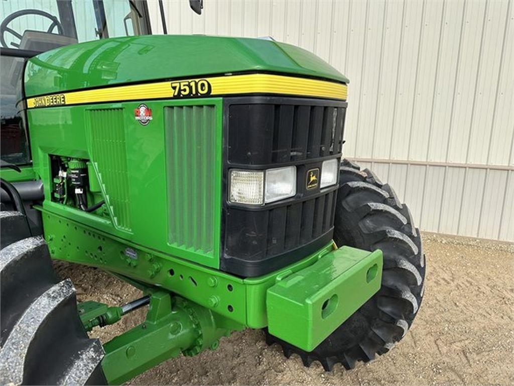 2002 JOHN DEERE 7510