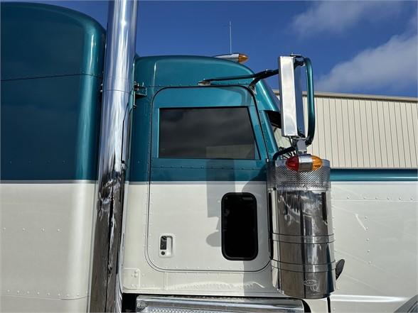 2021 PETERBILT 389