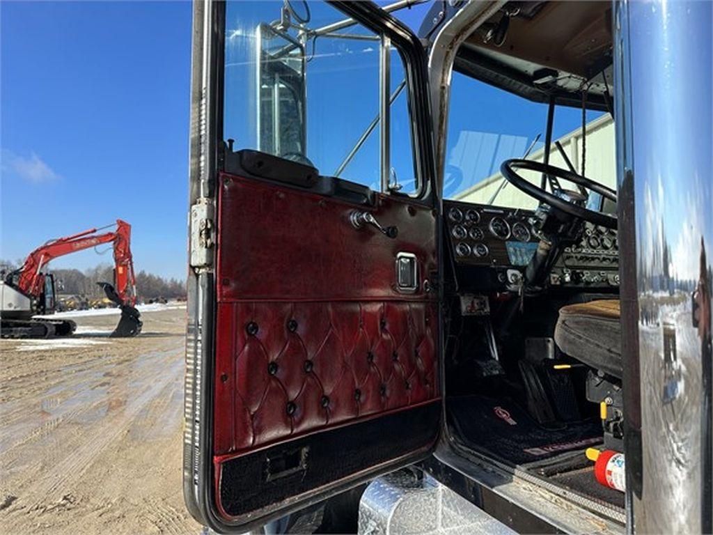 1981 KENWORTH W900A