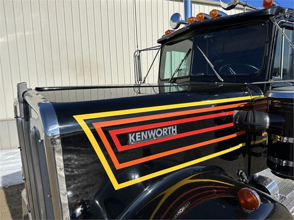 1981 KENWORTH W900A